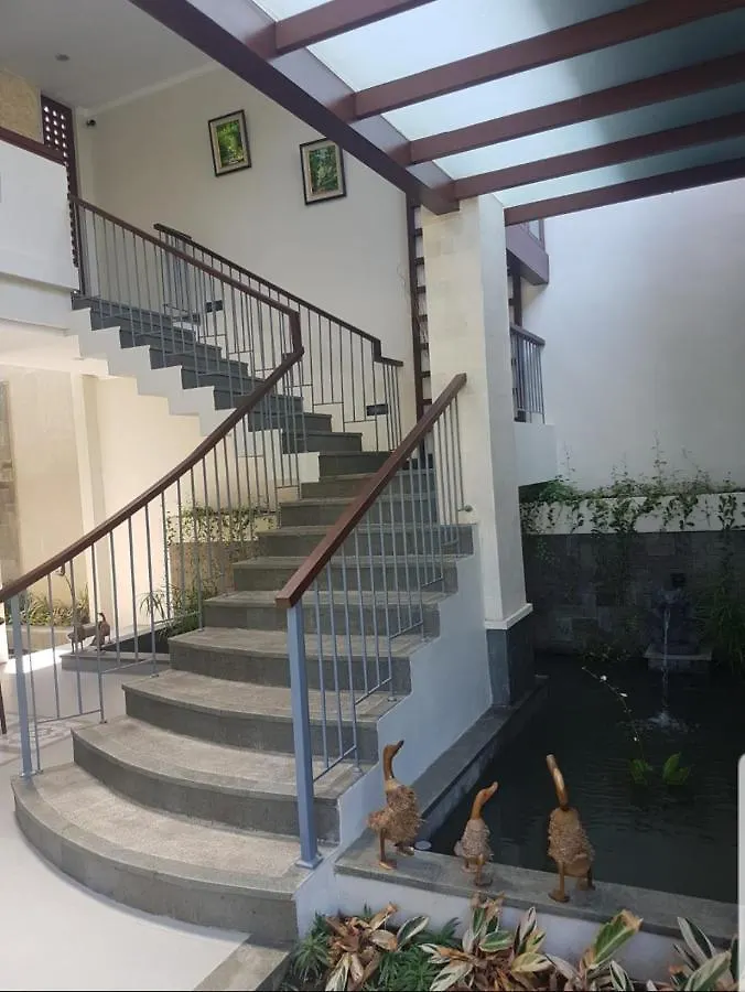 Villa Megaraya